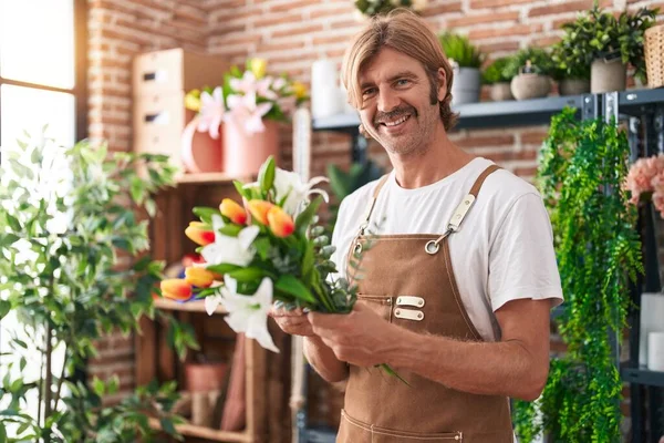 Young Blond Man Florist Holding Bouquet Flowers Flower Shop — Stock Photo, Image