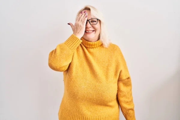 Middle Age Caucasian Woman Wearing Glasses Standing Background Covering One — 스톡 사진