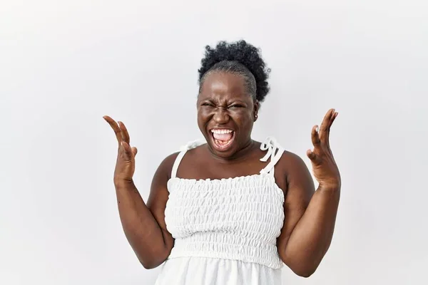 Fiatal Afrikai Áll Fehér Elszigetelt Háttér Ünnepli Őrült Őrült Siker — Stock Fotó