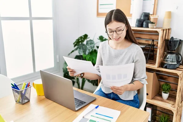 Young Asian Woman Working Looking Documents Office — Stockfoto