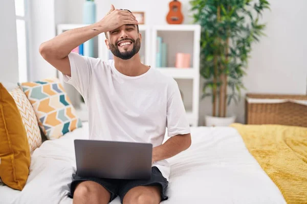 Hispanic Young Man Using Computer Laptop Sitting Bed Stressed Frustrated — Stock Photo, Image
