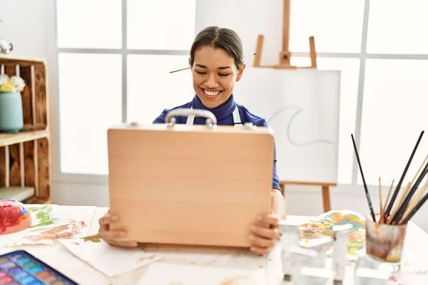 Young Latin Woman Smiling Confident Opening Draw Briefcase Art Studio — Stock Photo, Image