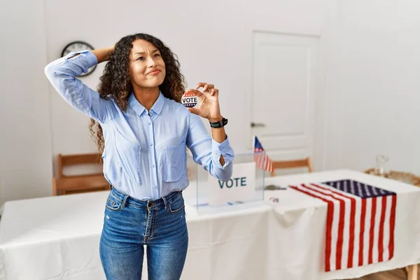 Hermosa Mujer Hispana Esperando Campaña Política Votando Boleta Votación Confundir —  Fotos de Stock