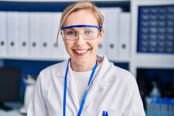 Young Blonde Woman Scientist Smiling Confident Standing Laboratory — Stock Photo, Image