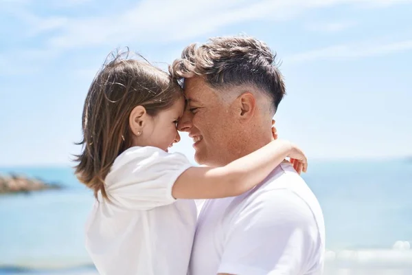 Father Daughter Smiling Confident Hugging Each Other Seaside — Stock Photo, Image