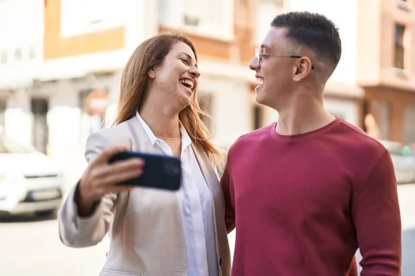 Man Woman Mother Son Smiling Confident Make Selfie Smartphone Street — 스톡 사진