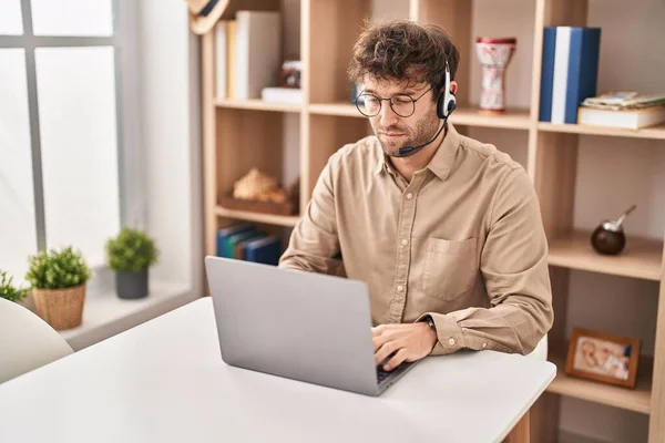 Hispanic Young Man Wearing Call Center Agent Headset Thinking Attitude — Stock Photo, Image