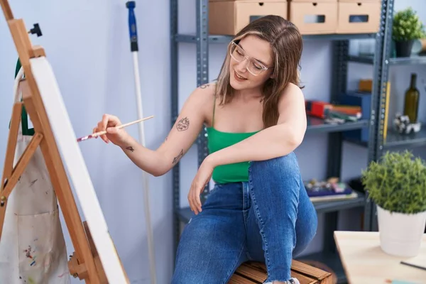 Young Woman Artist Smiling Confident Drawing Art Studio — Stok Foto