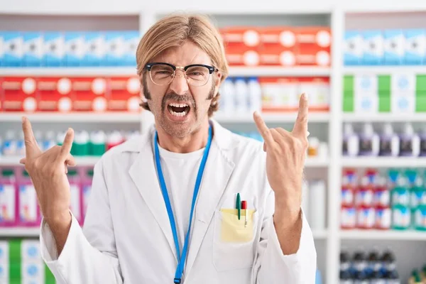 Caucasian Man Mustache Working Pharmacy Drugstore Shouting Crazy Expression Doing — Stock Photo, Image