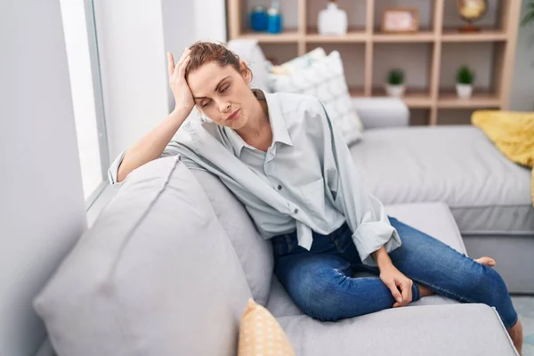 Young Woman Stressed Sitting Sofa Home — Zdjęcie stockowe