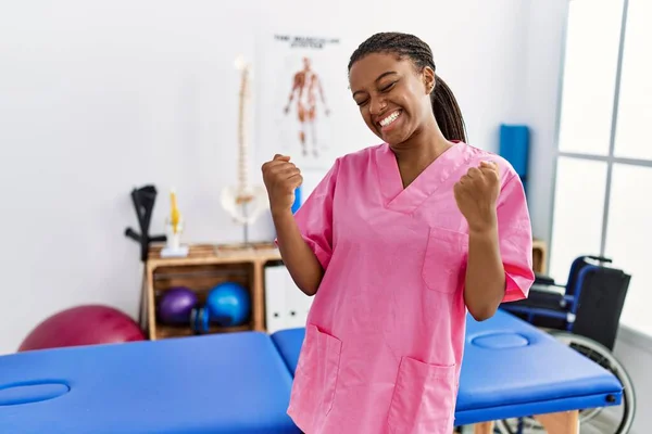 Young African American Woman Working Pain Recovery Clinic Very Happy — Stockfoto