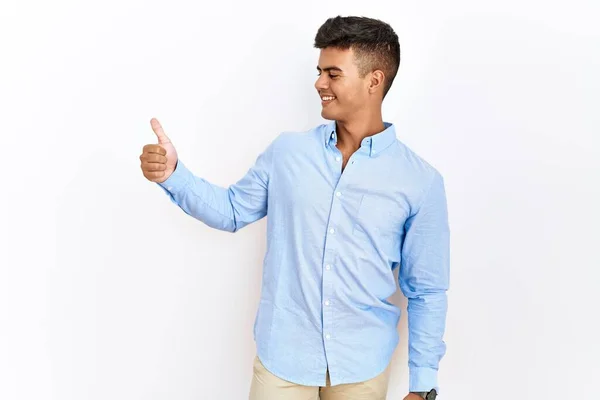 Young Hispanic Man Wearing Business Shirt Standing Isolated Background Looking — Stock Photo, Image