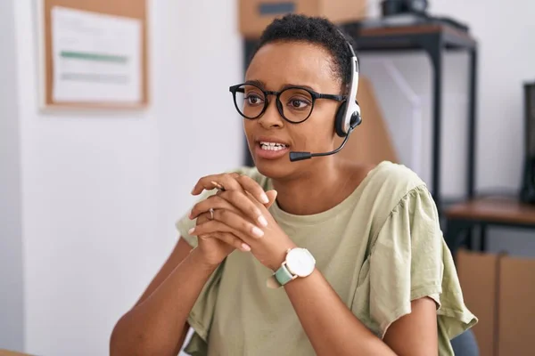 African American Woman Call Center Agent Working Office — Stock Photo, Image