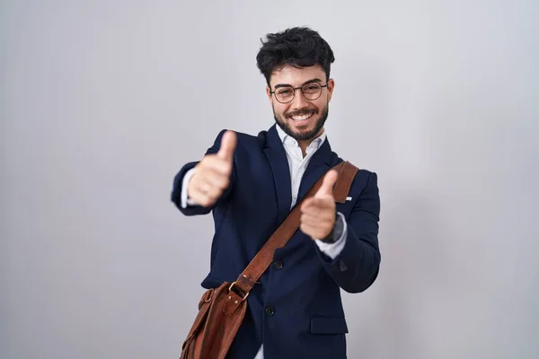 Hombre Hispano Con Barba Usando Ropa Negocios Señalando Con Los — Foto de Stock