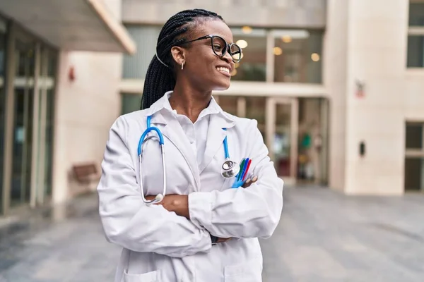 African American Woman Doctor Smiling Confident Standing Arms Crossed Gesture — Stockfoto