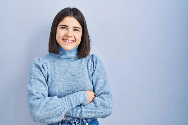 Mulher Hispânica Jovem Sobre Fundo Azul Rosto Feliz Sorrindo Com — Fotografia de Stock