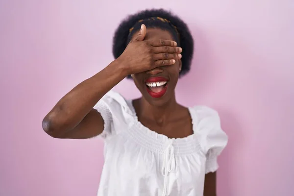 African Woman Curly Hair Standing Pink Background Smiling Laughing Hand — Foto de Stock