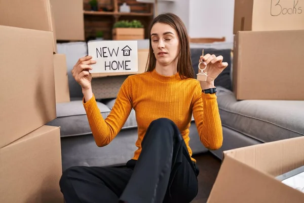 Young Caucasian Woman Sitting Floor New Home Holding New Home — Stock Photo, Image