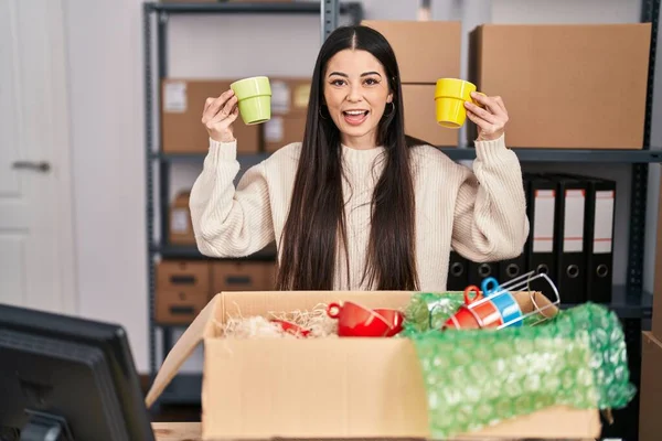 Young Woman Working Small Business Ecommerce Selling Cups Celebrating Crazy — Stockfoto