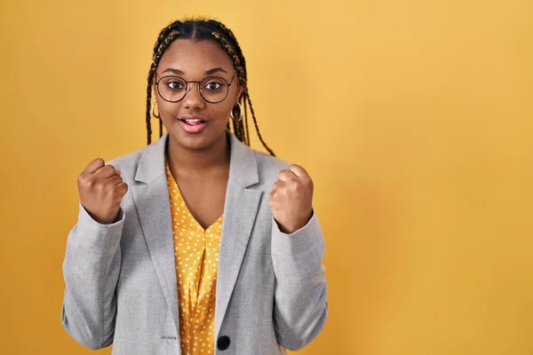 African American Woman Braids Standing Yellow Background Celebrating Surprised Amazed — ストック写真