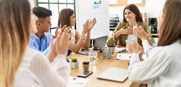 Group Business Workers Smiling Clapping Partner Office — Stock Photo, Image