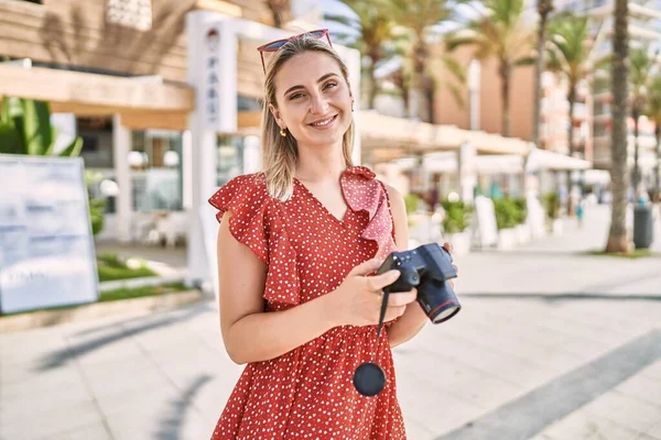 Young Blonde Girl Smiling Happy Using Camera City — Stock Photo, Image