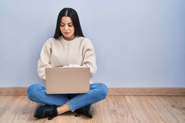 Young Woman Using Laptop Sitting Floor Home Hand Stomach Because —  Fotos de Stock