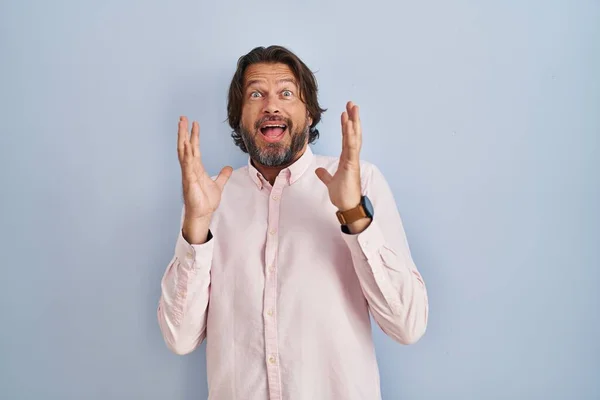 Handsome Middle Age Man Wearing Elegant Shirt Background Celebrating Mad — Stock Photo, Image