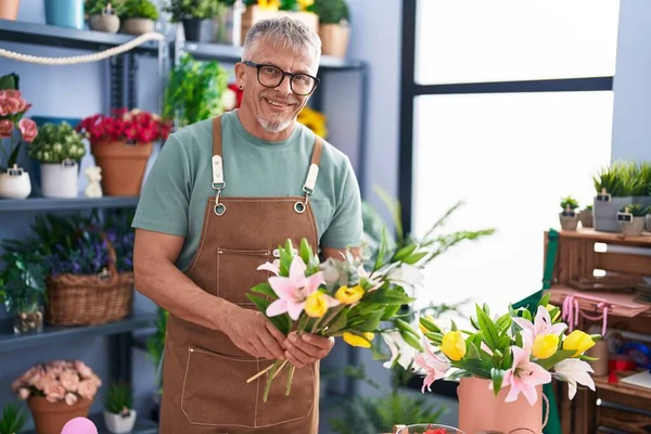 Middle Age Grey Haired Man Florist Holding Bouquet Flowers Flower — Stock Photo, Image