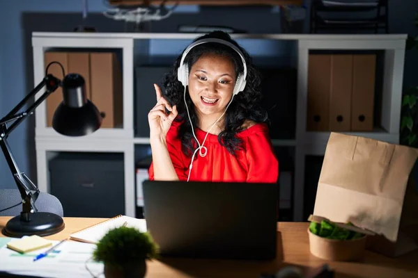 Young Asian Woman Working Office Laptop Night Pointing Finger Successful — Foto Stock