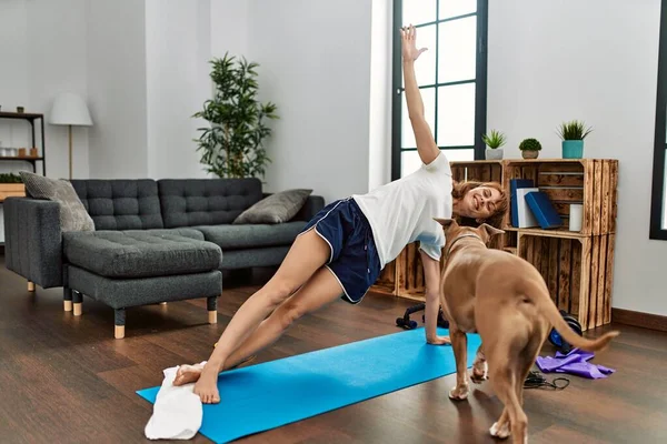 Young Caucasian Woman Smiling Confident Stretching Dog Home — Stock Photo, Image