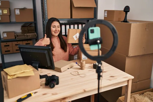 Young Latin Woman Working Small Business Ecommerce Doing Video Smiling — Foto de Stock