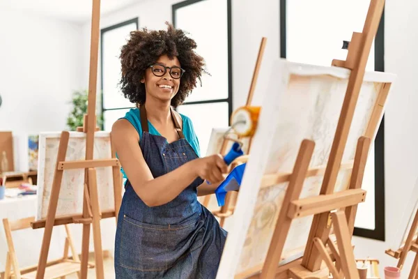 Young African American Woman Smiling Confident Drawing Using Roller Art — Stock Photo, Image