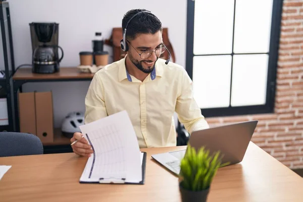 Young Arab Man Call Center Agent Smiling Confident Working Office — Stock Photo, Image