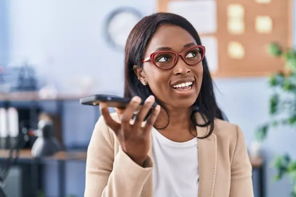 Young African American Woman Business Worker Talking Smartphone Office — Stockfoto