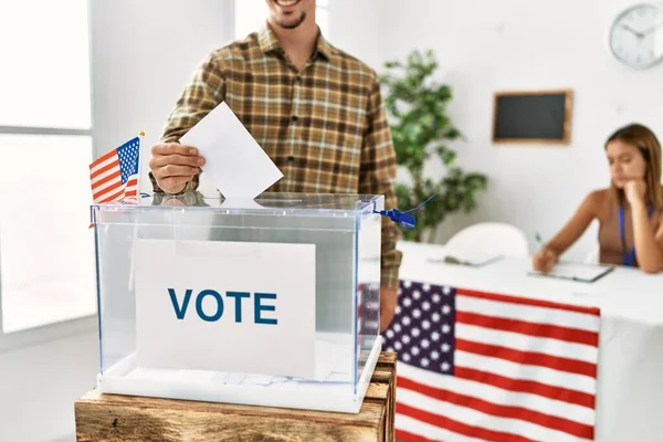 Young American Voter Man Putting Vote Ballot Box Electoral College — Stock Photo, Image