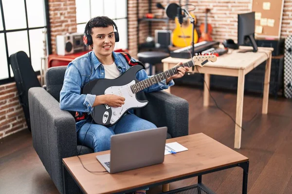 Young Non Binary Man Musician Having Online Electric Guitar Lesson — Fotografia de Stock