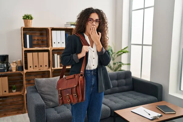 Young Hispanic Woman Consultation Office Covering Mouth Hand Shocked Afraid — Foto de Stock