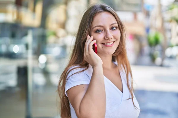 Young Blonde Woman Smiling Confident Talking Smartphone Street — ストック写真