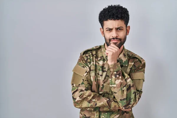 Arab Man Wearing Camouflage Army Uniform Looking Confident Camera Smiling — Stock Photo, Image