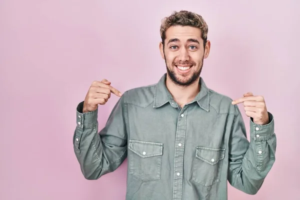 Hispanic Man Beard Standing Pink Background Looking Confident Smile Face — Stockfoto