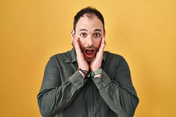 Size Hispanic Man Beard Standing Yellow Background Afraid Shocked Surprise — Stockfoto