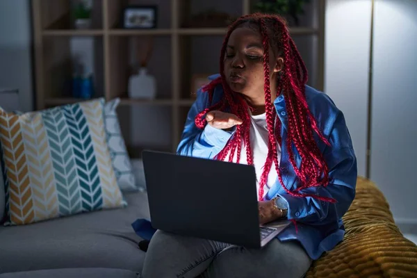 African American Woman Braided Hair Using Computer Laptop Night Looking —  Fotos de Stock