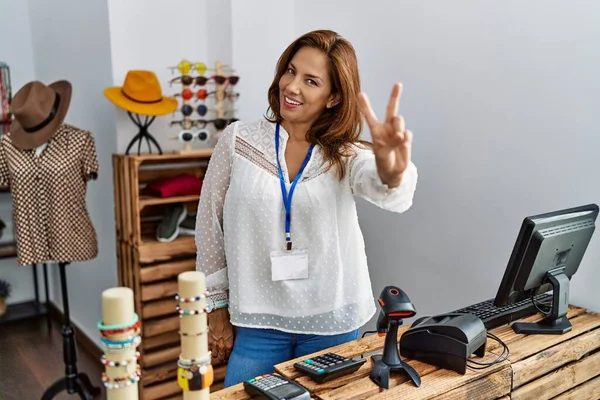 Mujer Hispana Mediana Edad Que Trabaja Como Gerente Boutique Minorista — Foto de Stock