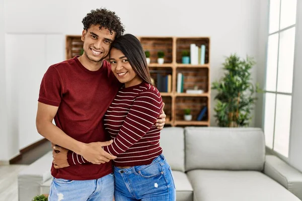 Young Latin Couple Smiling Happy Hugging Standing Home — Stock Photo, Image