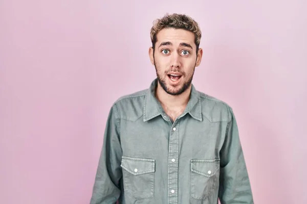 Hispanic Man Beard Standing Pink Background Afraid Shocked Surprise Expression — Stockfoto