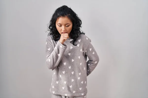 Young Asian Woman Wearing Pajama Feeling Unwell Coughing Symptom Cold —  Fotos de Stock