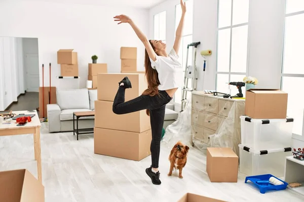 Young Hispanic Woman Smiling Confident Dancing New Home — ストック写真