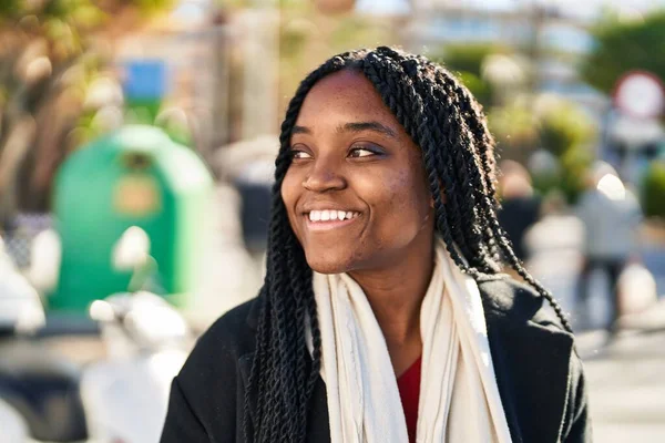 African American Woman Smiling Confident Looking Side Street —  Fotos de Stock