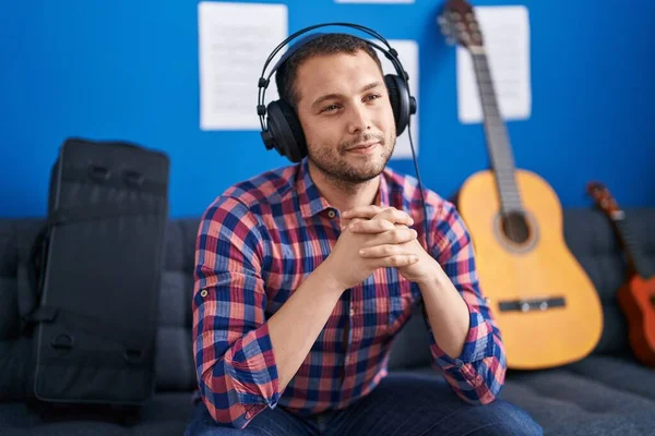 Young Man Musician Smiling Confident Listening Music Music Studio — Fotografia de Stock